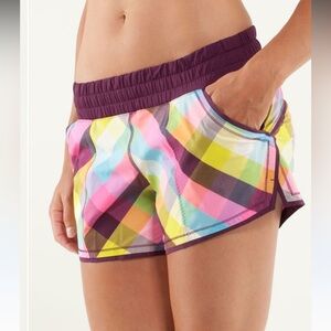 Lululemon Shake & Break Short
Sea Check Multi / Plum